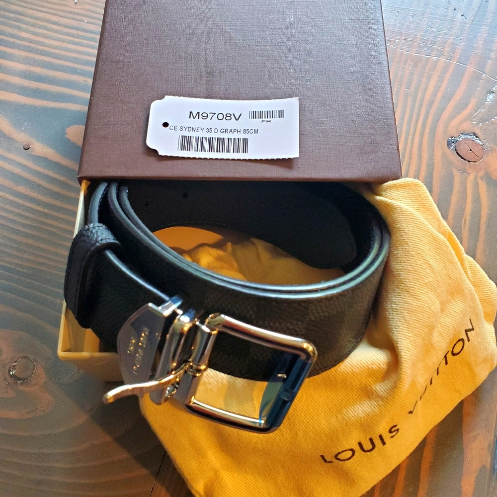 LOUIS VUITTON Men's Sydney Belt 35"